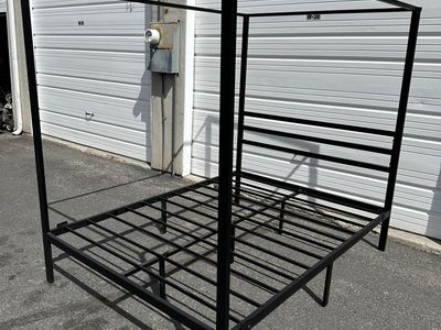 Queen Metal Canopy Platform Bed Frame