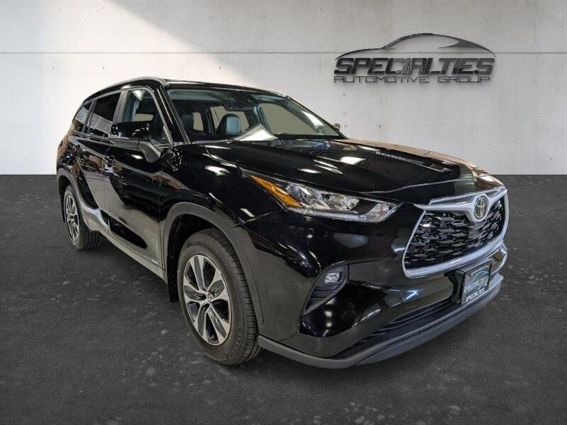 2025 Toyota Highlander XLE