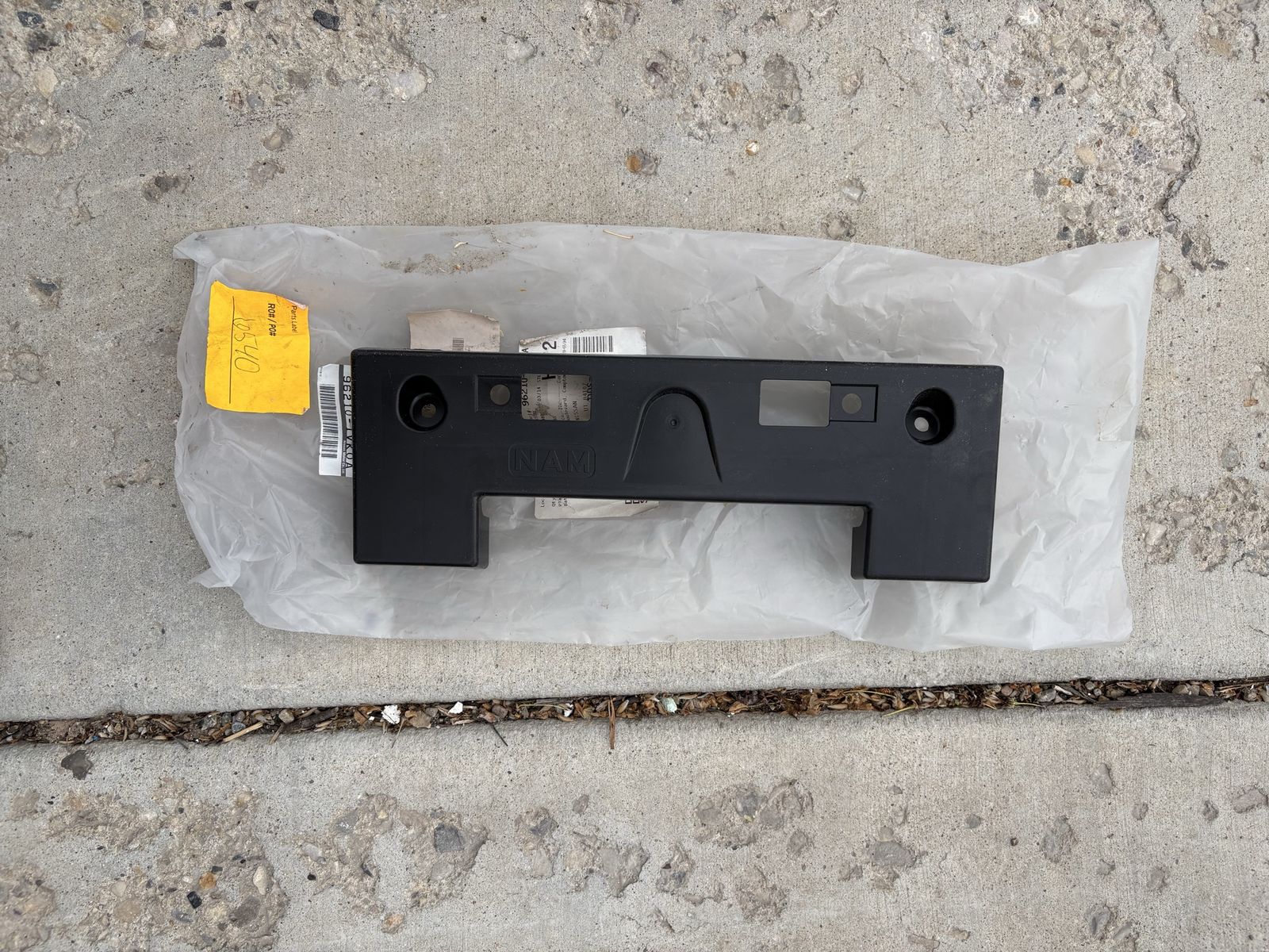 New Nissan Front License Plate Bumper Mount