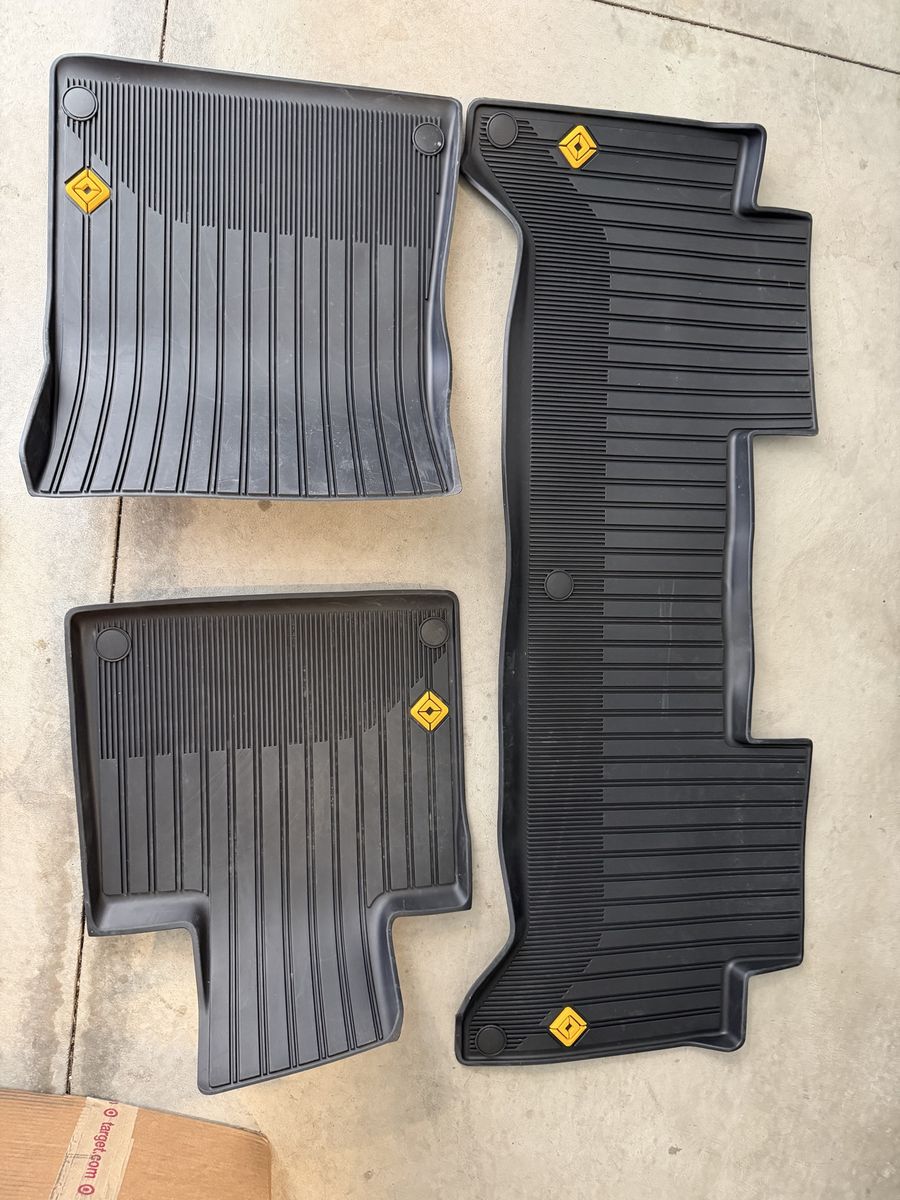 R1T OEM Rubber Mats 2022-2024