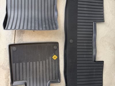 R1T OEM Rubber Mats 2022-2024