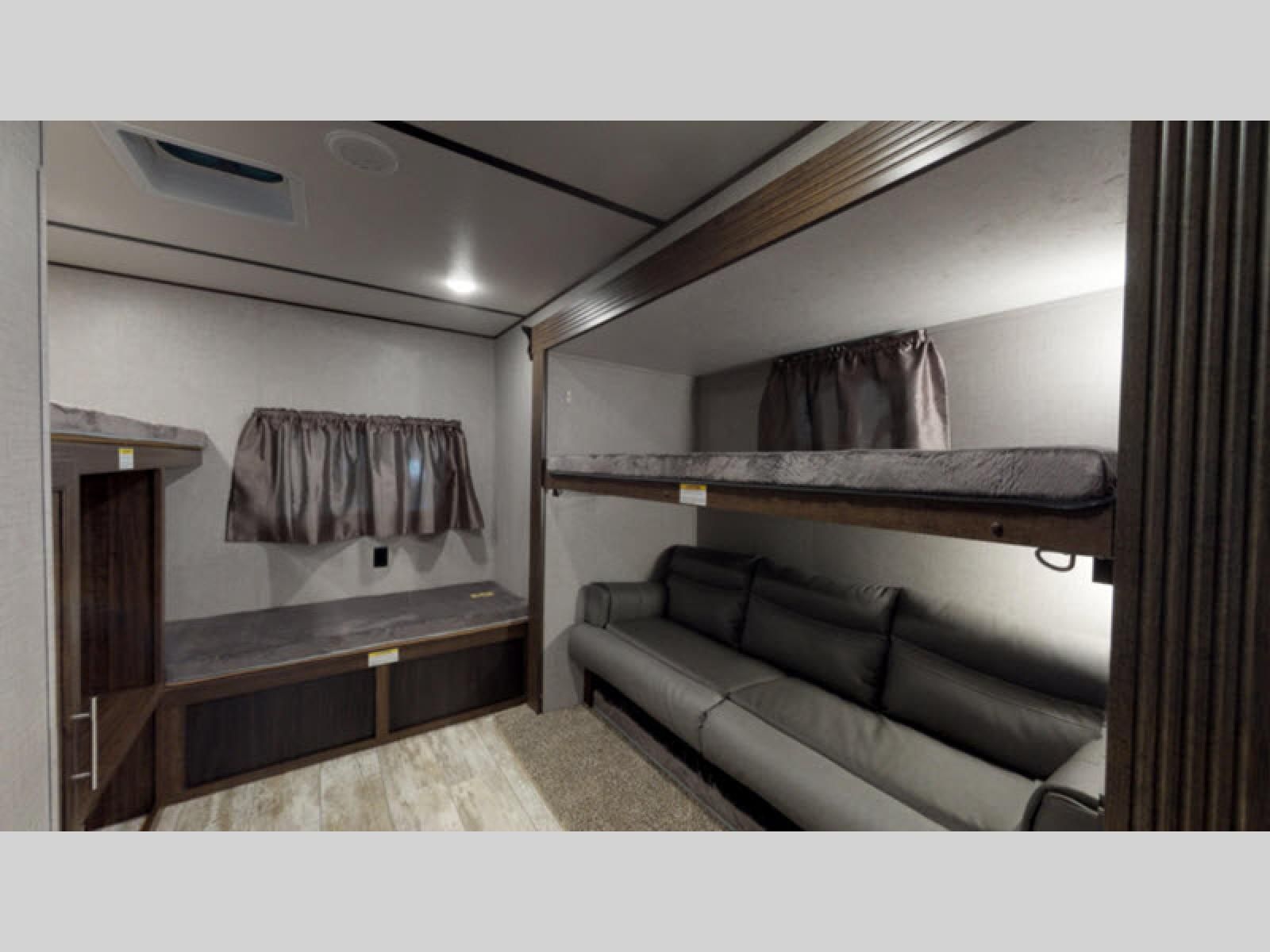 Main image 3