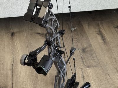 Hoyt Alpha X 33 80lbs