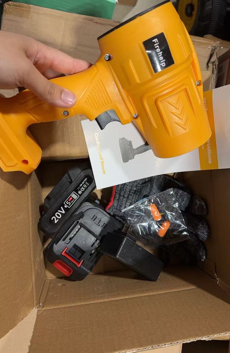 New in box Leaf Blower