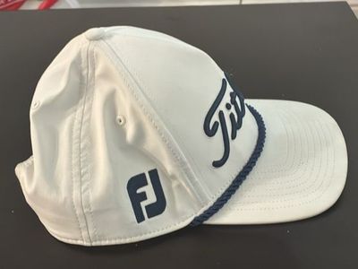 Titleist Pro V1 Roped hat