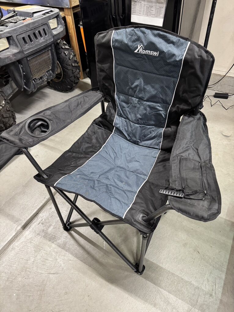 2 camp chairs Oversize