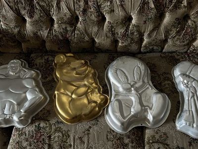Wilton cake pans
