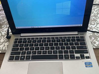 11''ASUS S200E i3-3217U, 4GB RAM, 500GB HDD (thin) Laptop Good Shape
