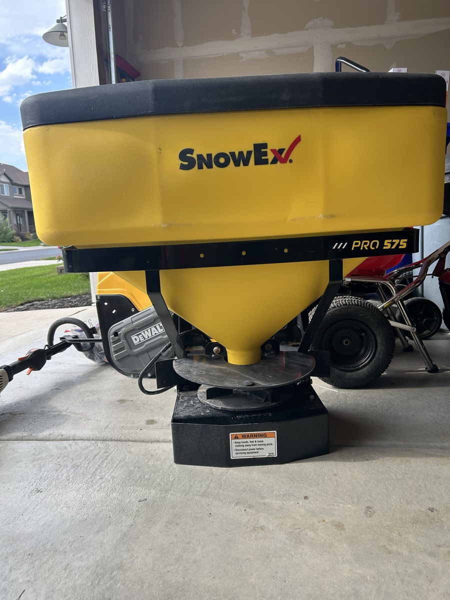 SnowEx Pro 575 Tailgate Salt Spreader with Hitch Mount