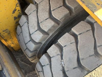 Forklift (8,000 Lb Cap)