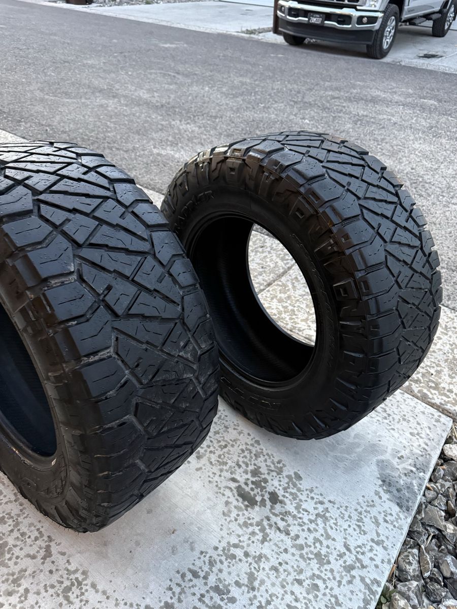 2 Spare Nitto Ridge Grapplers 33 12.50 R18