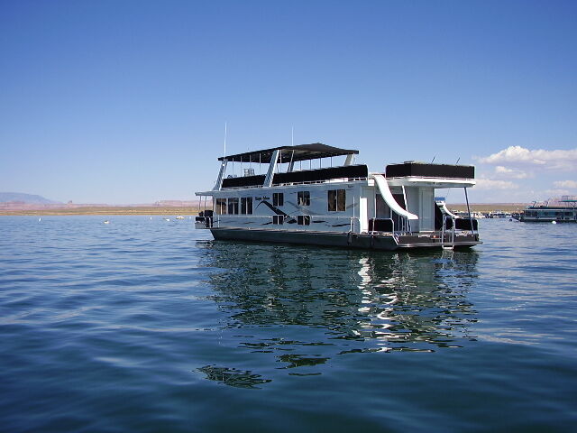 Lake Powell Houseboat (Wahweap Marina) - Canyon Cabana – Prime Summer Week 28 (Mid-July)