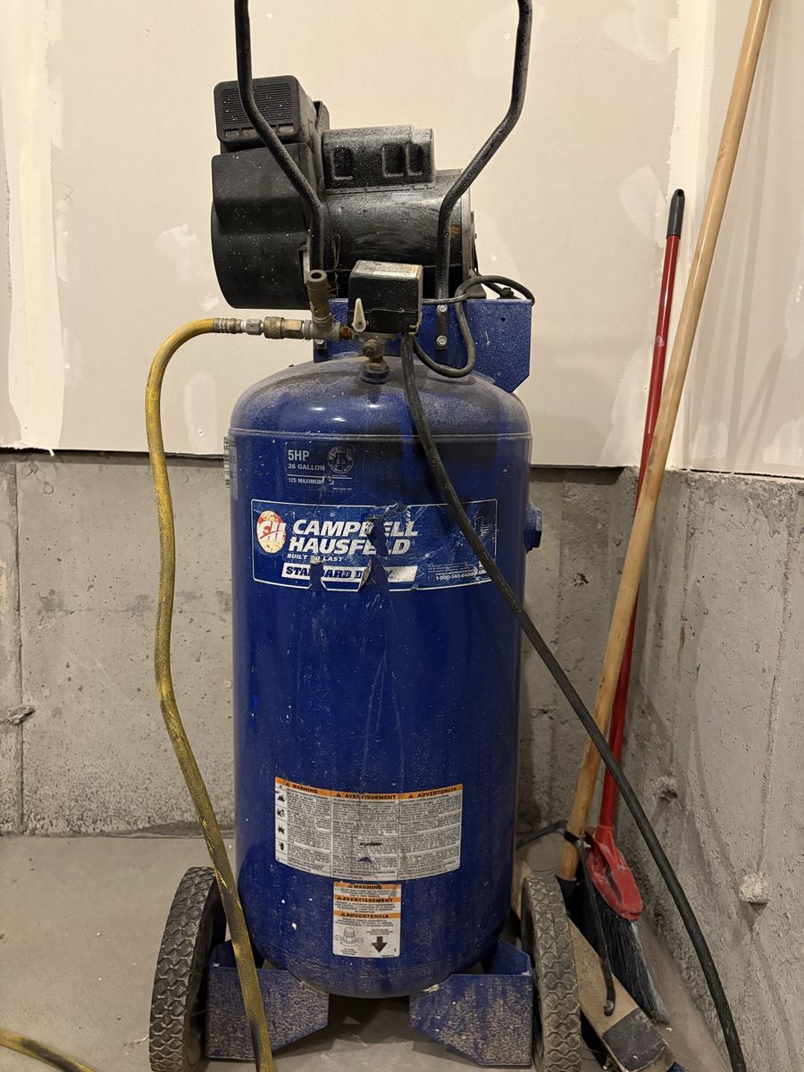 Campbell Hausfeld 26 Gallon 5 HP Vertical Air Compressor