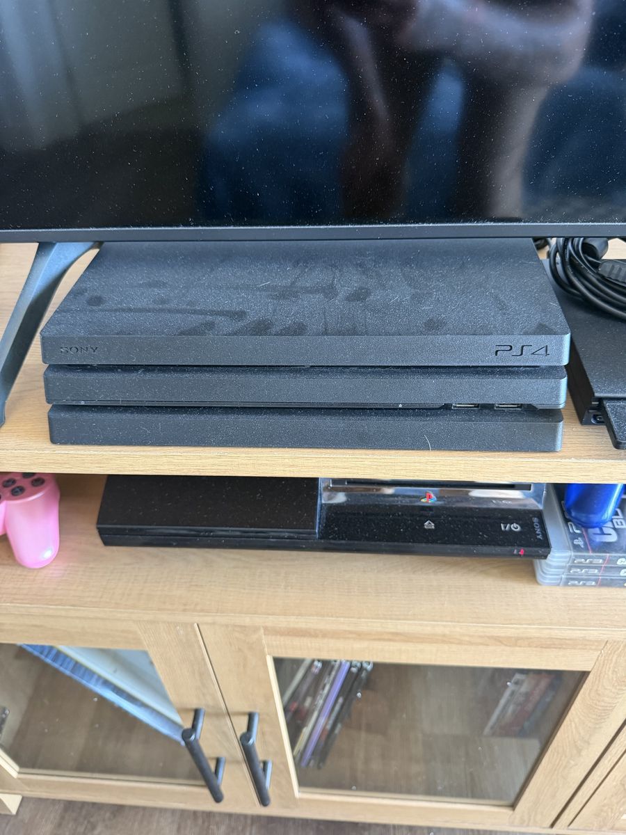 Sony PlayStation 4 (PS4) Pro Console