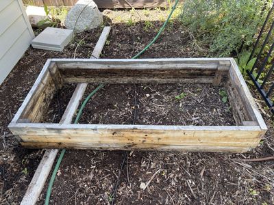 Cedar Raised Garden Box
