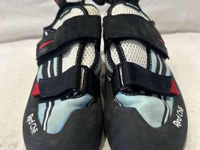 Red Chili DUVCR men’s size 8 or women’s size 9 EU 40.5 climbing shoes