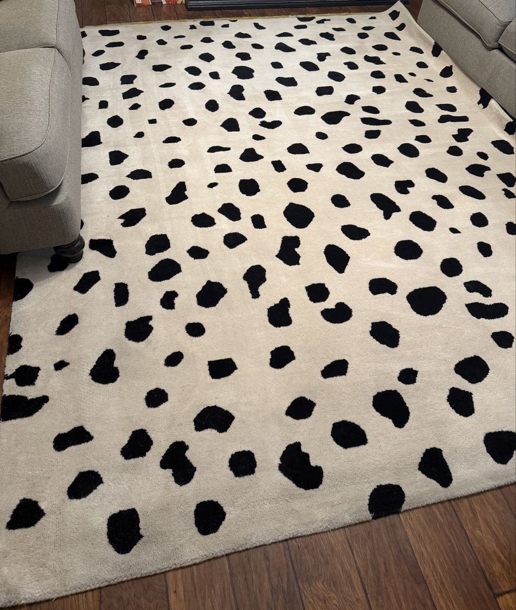 Artistic Weavers Wool Rug For Sale