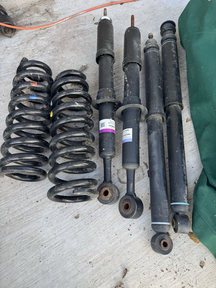 2021 Toyota Tundra stock suspension