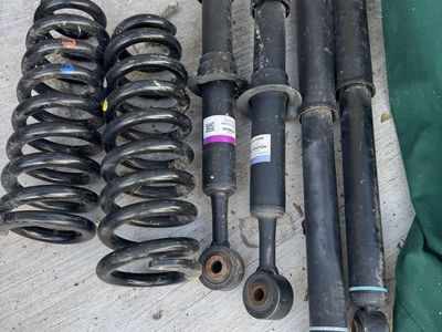 2021 Toyota Tundra stock suspension