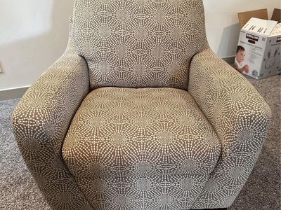 Fabric Loveseat in Perfect Condition