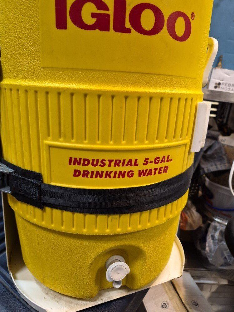 Igloo 5 gallon water cooler,  jug