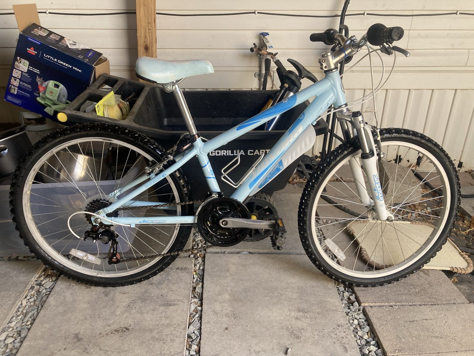 Novara moxie24 kids mountain bike