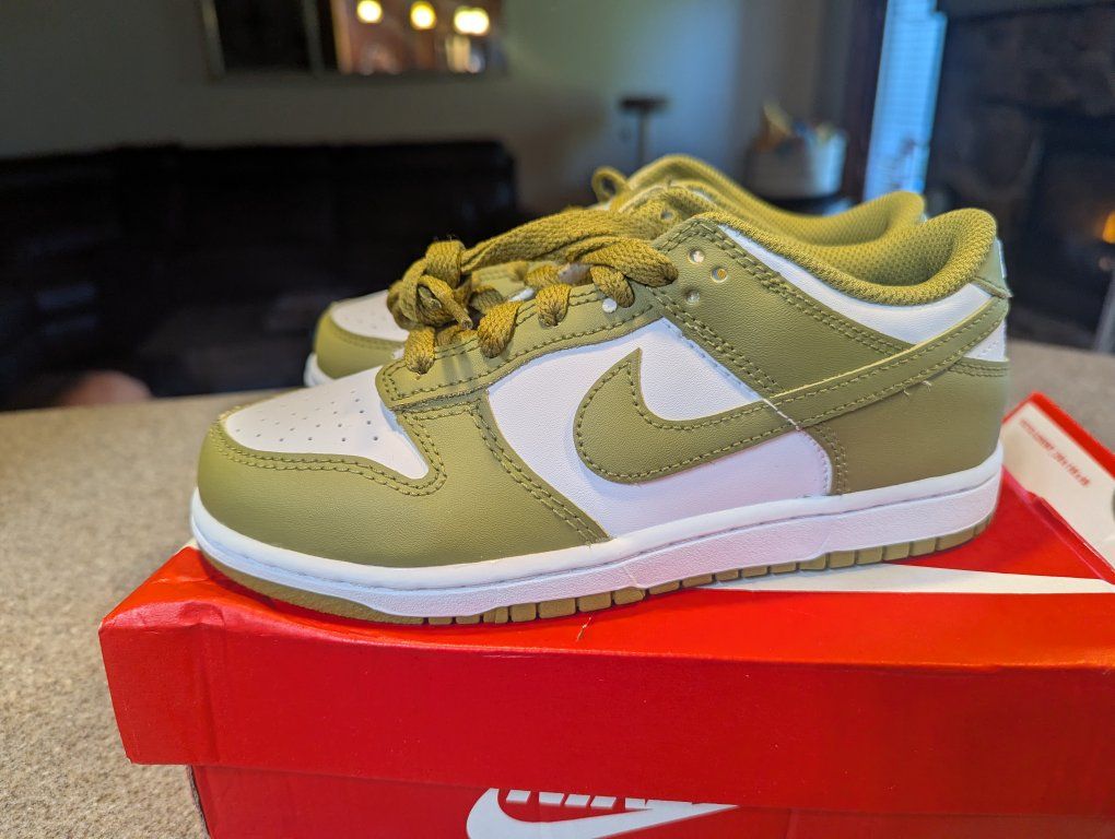 Nike Dunk Low (PSE) White/Pacific Moss Kids' Sneakers - Size 2Y - New with Box