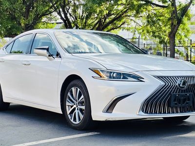 2020 Lexus ES Base