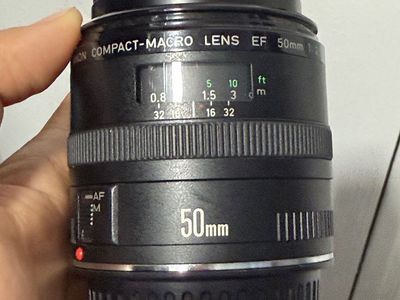 Canon ef 50mm macro lens