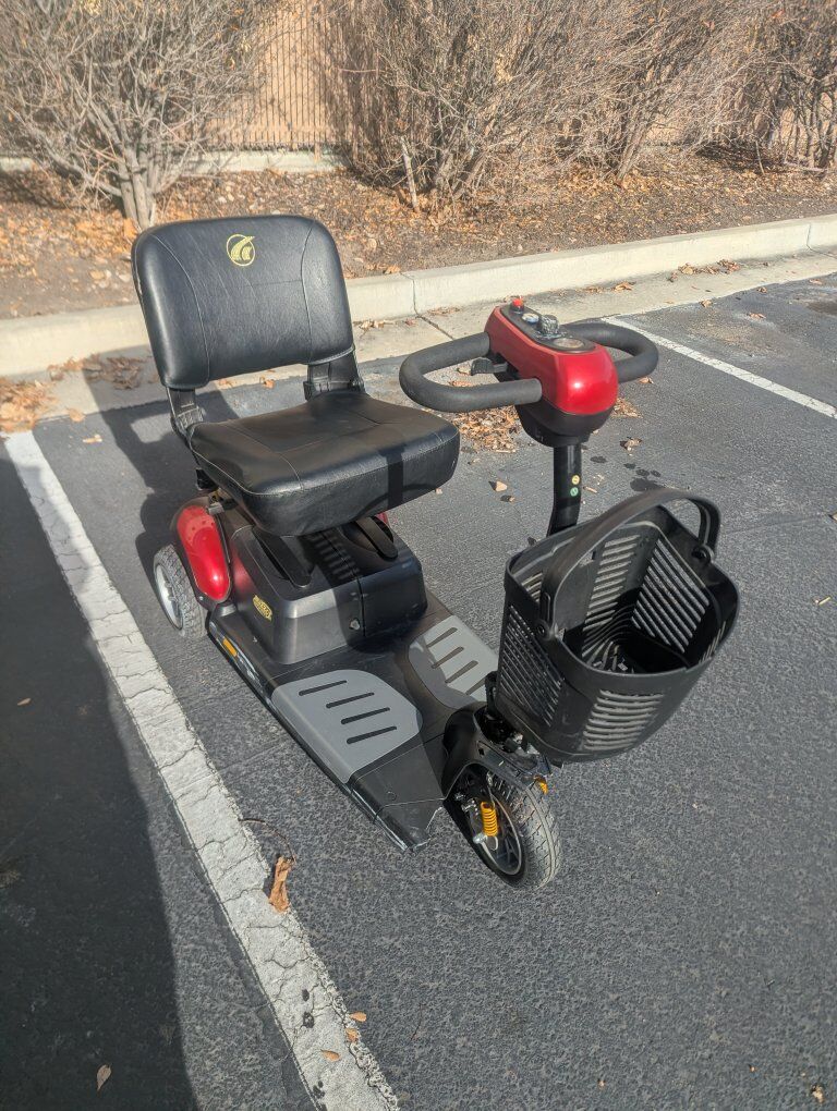 Buzzaround EX Scooter / Electric Wheelchair