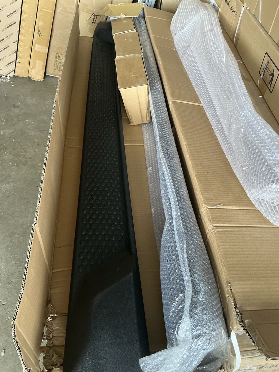 2018–2022 Jeep Wrangler JL 4 Door Side Steps / Run