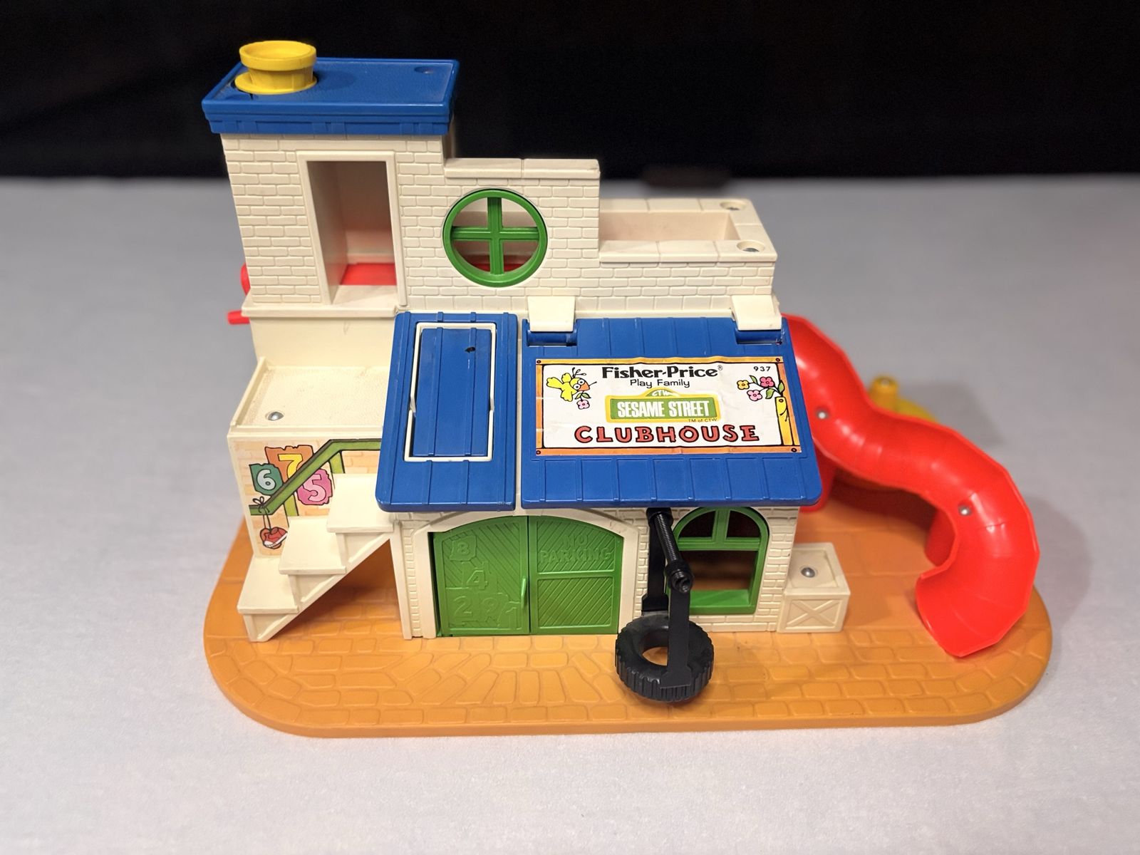 Vintage Fisher-Price Little People Sesame Street Clubhouse #937 Playset
