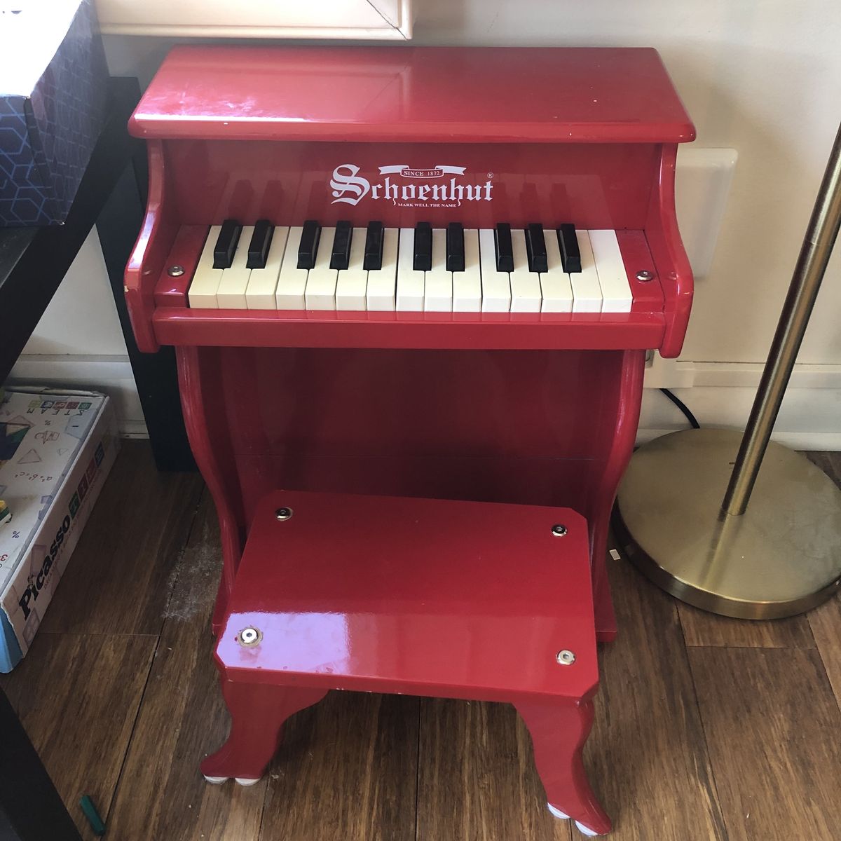 Schoenhut 25-key wooden kids piano with bench