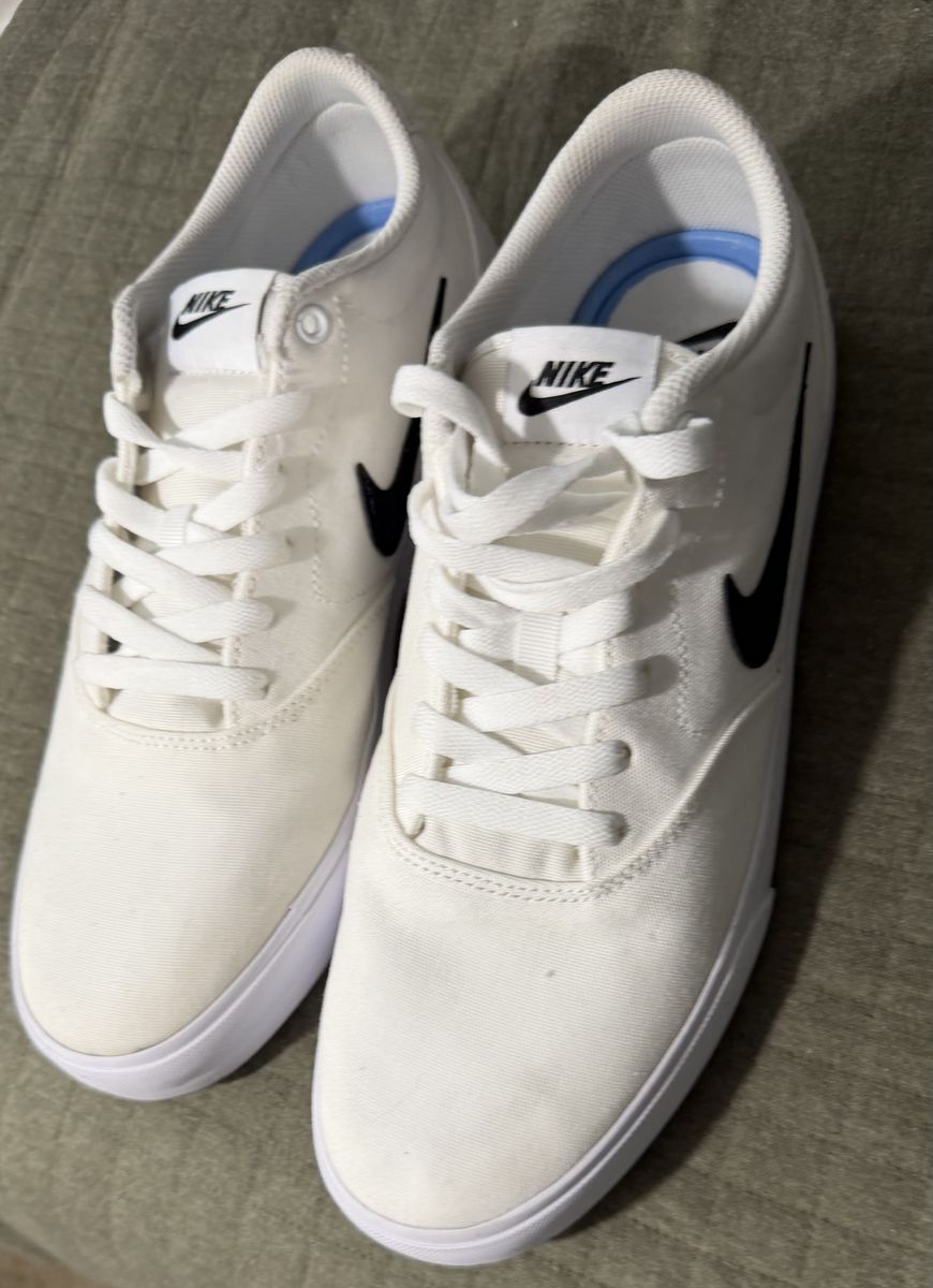 Nike Men's White Canvas Skate Shoes, Used