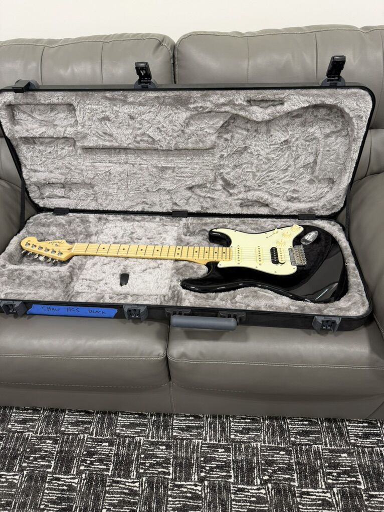 Fender American Professional Stratocaster HSS Shawbucker with Maple Fretboard 2017 - 2019 - Black