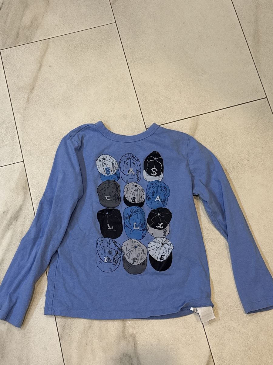 Gap size 6–7 baseball long sleeve T-shirt