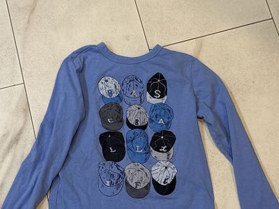 Gap size 6–7 baseball long sleeve T-shirt