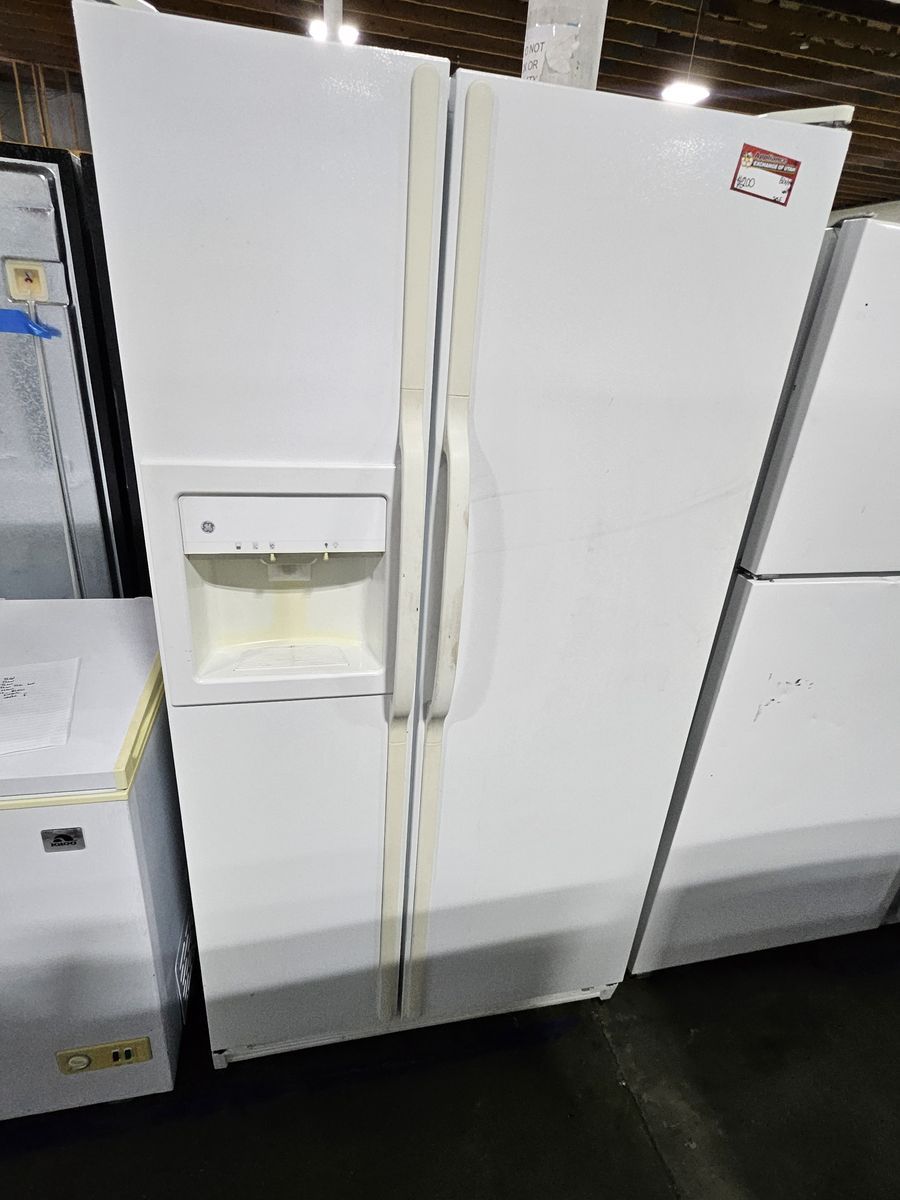 GE White Side-by-Side Refrigerator with Water and Ice Dispenser