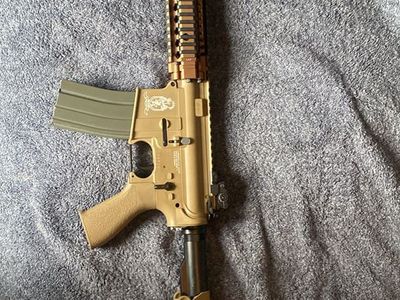 Airsoft gun