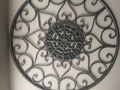 Round Gray Scroll Metal Wall Art Decor Medallion Indoor Outdoor Hanging