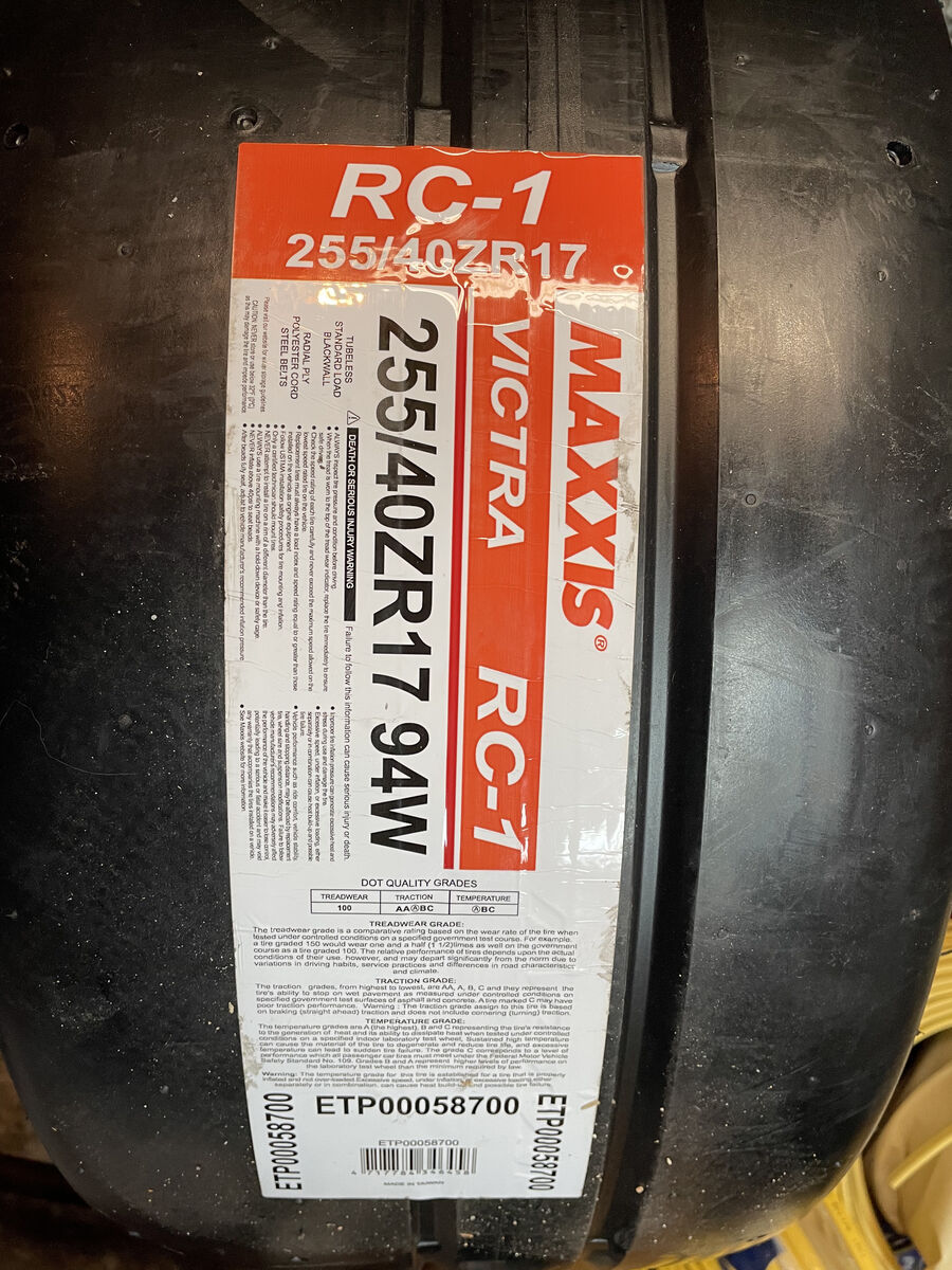Maxxis RC-1 255/40ZR17
