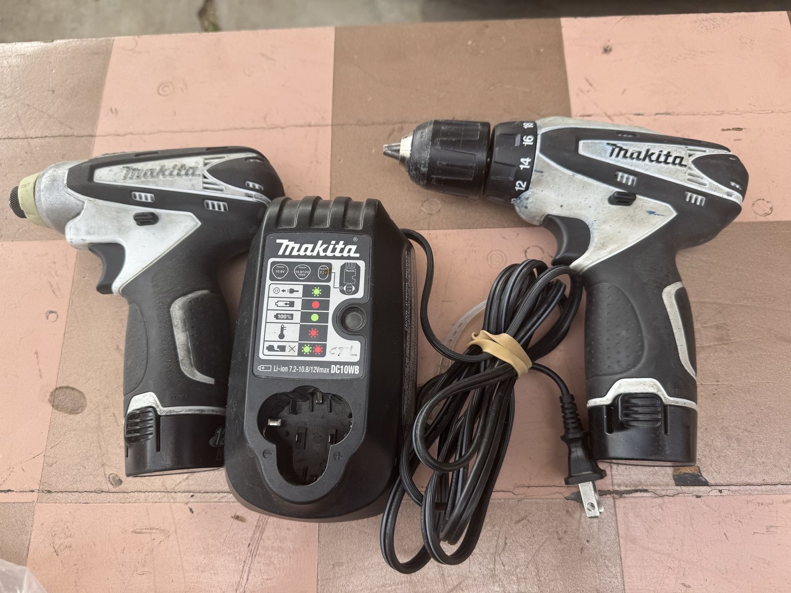 2 Makita 10.8V  3/8" Cordless Drill/Drive, 2 battery and charger