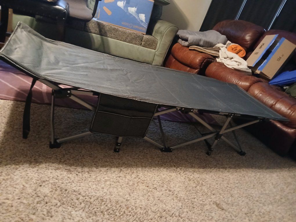 Portable Camping Cot - Gray Folding Bed with Side Pocket, Easy Setup & Storage