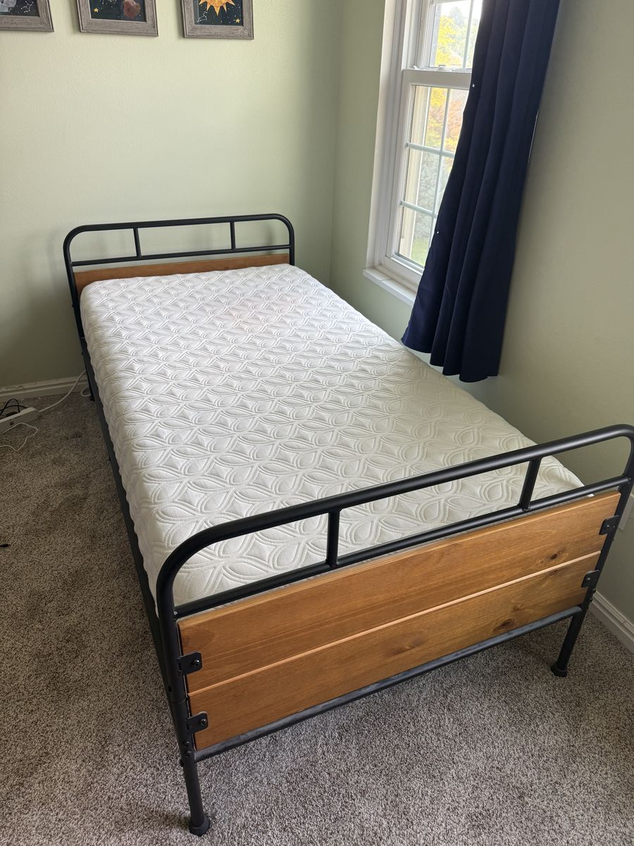 Two GREAT condition twin beds for sale 