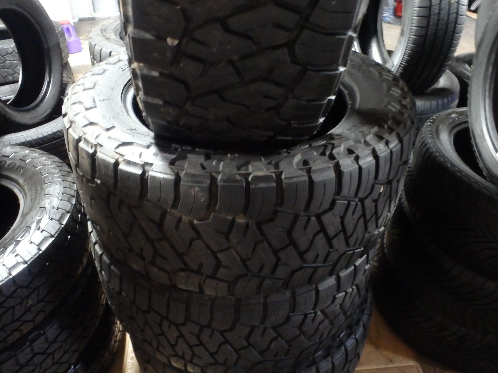 33X12.50R20 TOYOOPEN COUNTRY R/T TRAIL SET OF USED TIRES