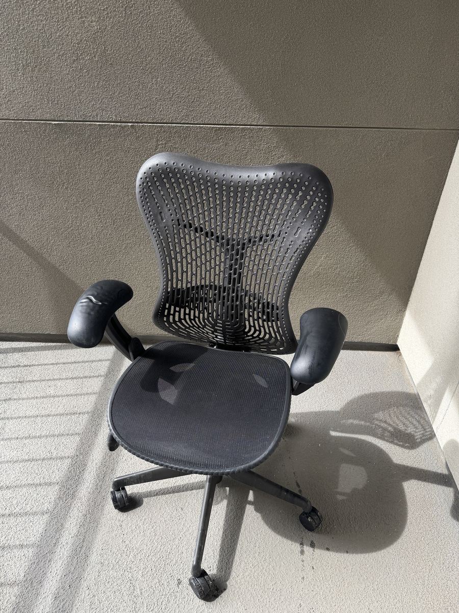 Herman Miller Mirra Office Chair Black Mesh Seat – Used
