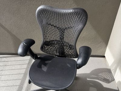 Herman Miller Mirra Office Chair Black Mesh Seat – Used