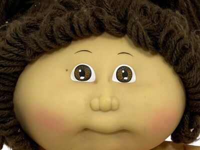 LOOKING FOR CABBAGE PATCH DOLLS & CLOTHES
