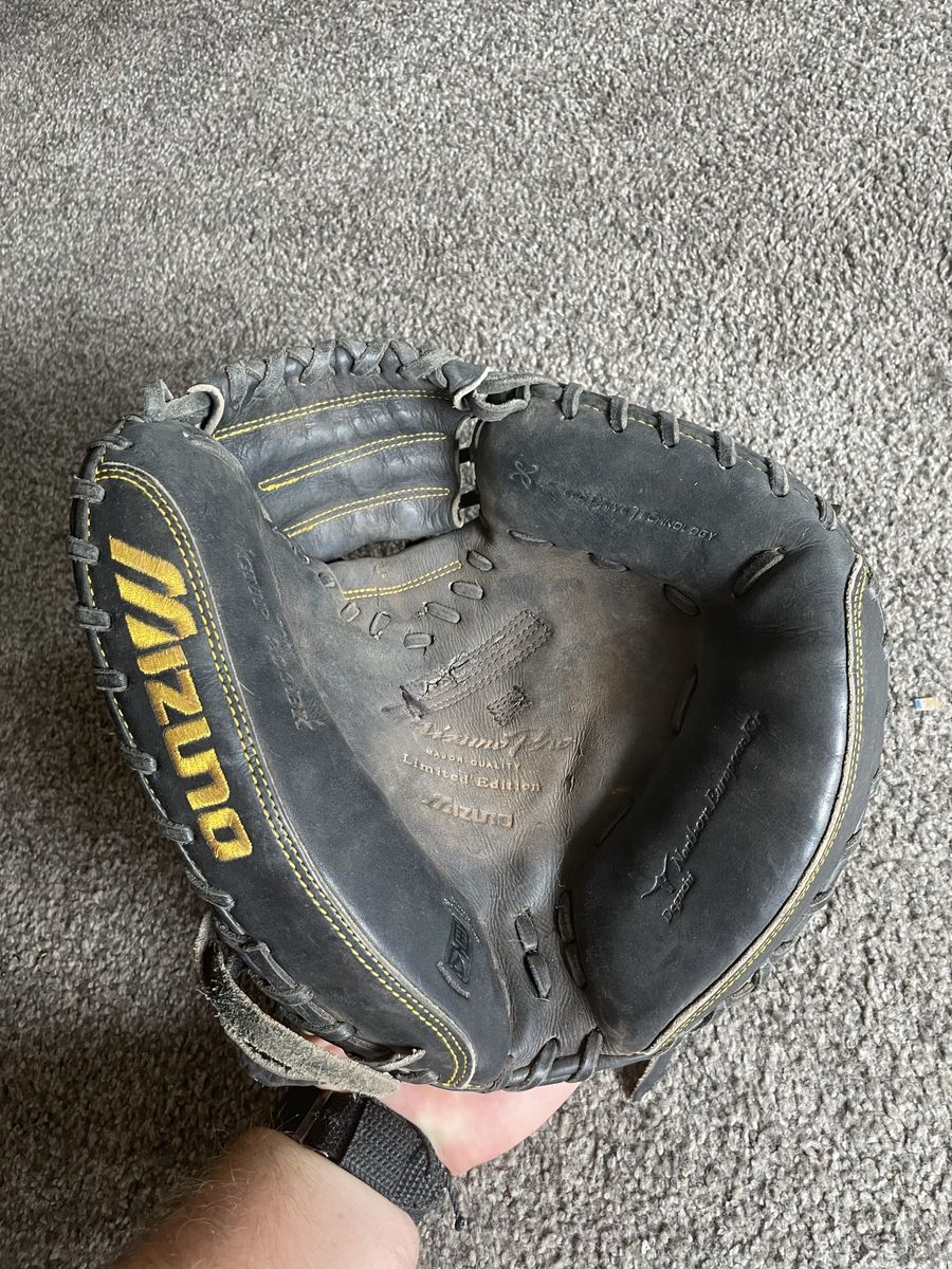 RH Catchers Glove - Mizuno MVP Prime SE GMVP1275PSES6 Catcher's Mitt - Black/Yellow - Used - Ready to Play