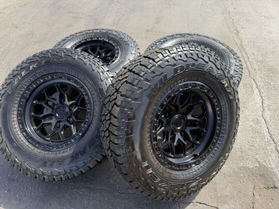 17" Fittipaldi 6 Lug 6x5.5 33” Falken At4w 285/70R17